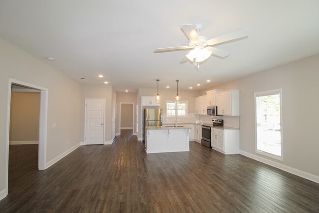 Building Photo - 33 Grove Cir