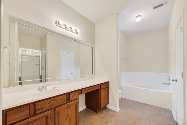 Building Photo - 24603 Colonial Elm Dr