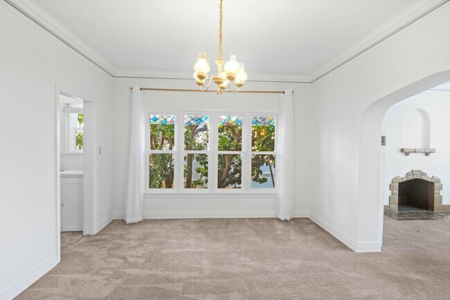 Building Photo - 645 S Detroit St