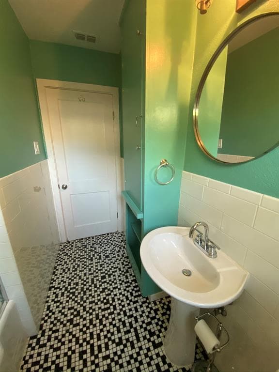 Building Photo - 1415 Bentwood Rd