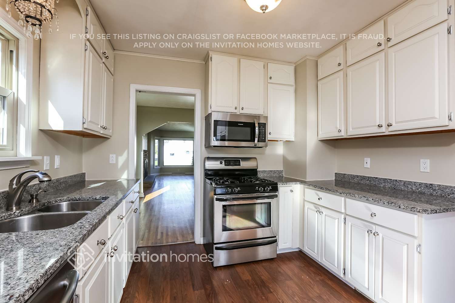 Building Photo - 1040 Geranium Ave E