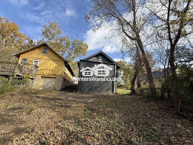 Building Photo - Updated 5 Bedroom/ 2.5 Bath Home In KCMO *READY NOW*