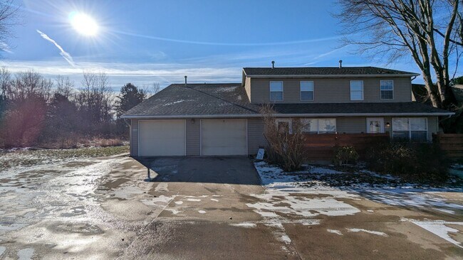 Building Photo - MN Cedar Village (859)