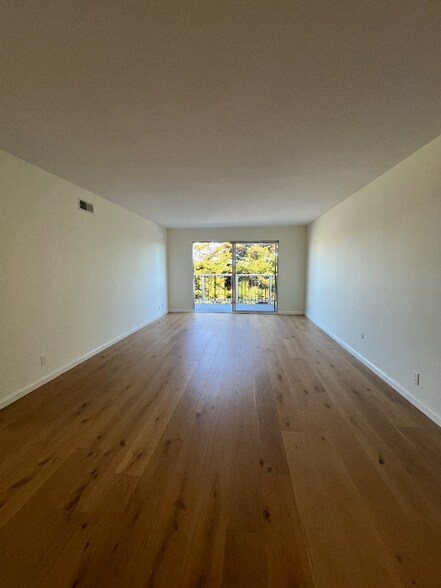 Building Photo - 30 Corwin St