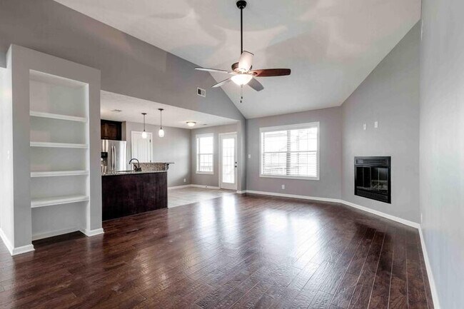 Building Photo - 1063 Freedom Dr