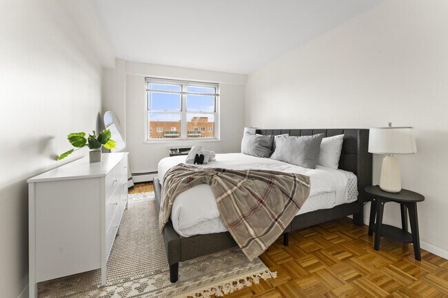 Building Photo - 175 Freeman St