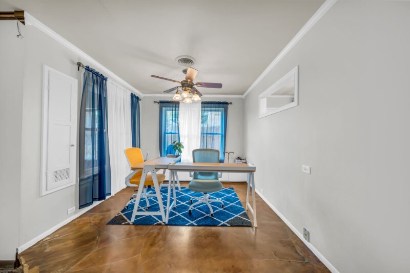 Building Photo - 5111 Ashwood Dr