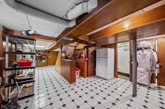 Building Photo - 784 Cherry St