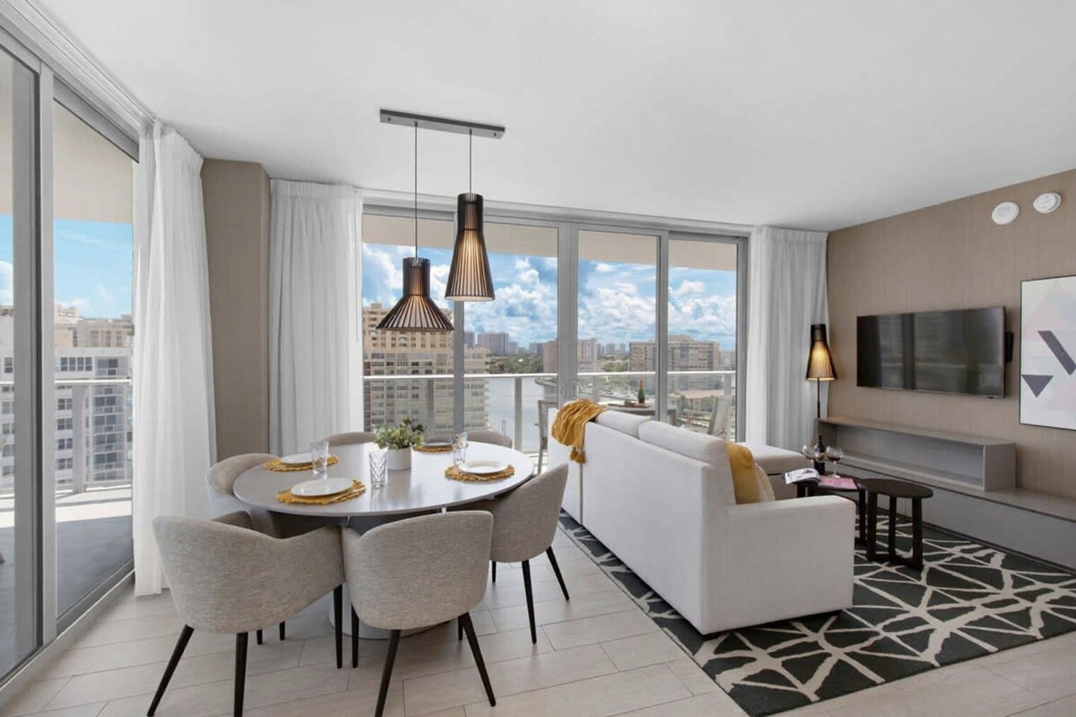 Building Photo - 4010 S Ocean Dr