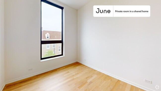 Building Photo - 2122 S Hoyne Ave