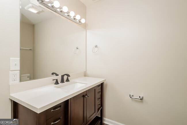 Building Photo - 66 Seminole Rd NE