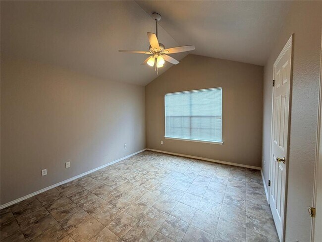 Building Photo - 2904 Whisper Oaks Ln