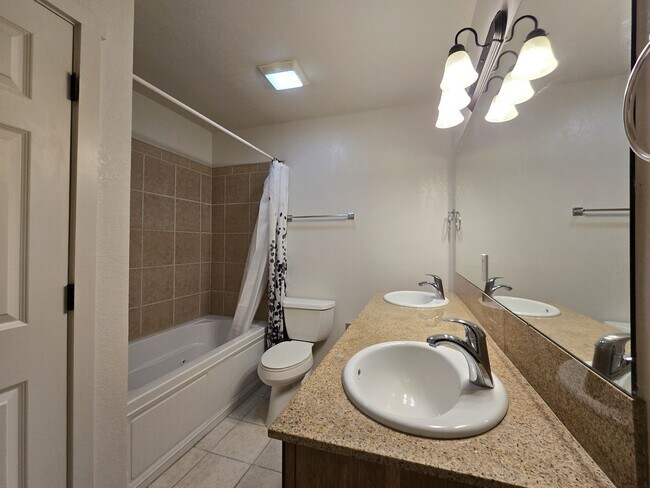 Building Photo - 601 W San Mateo Blvd