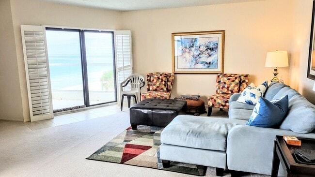 Building Photo - 1000 Longboat Club Rd