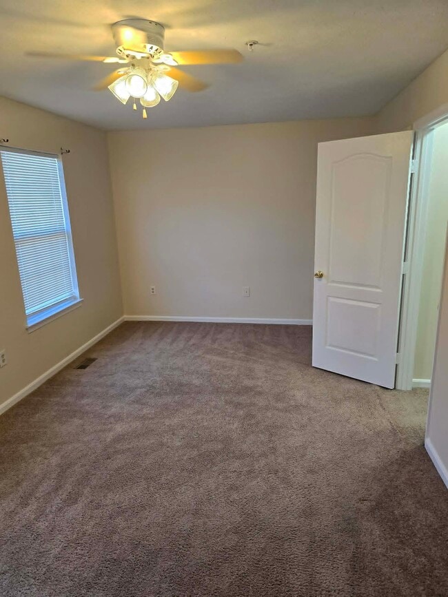 Building Photo - 45275 Elkton Ln