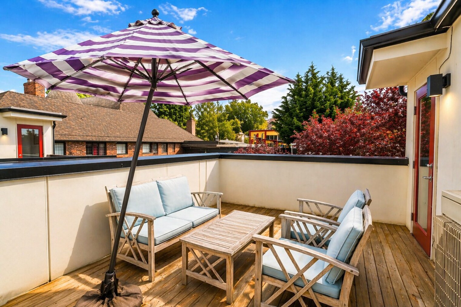 Building Photo - 620D 10th Ave E