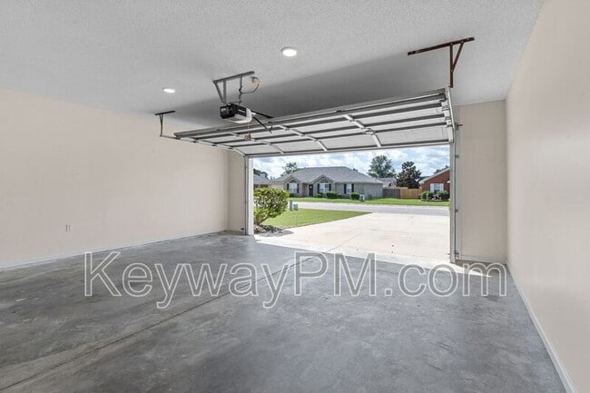 Building Photo - 224 Taylor Cir