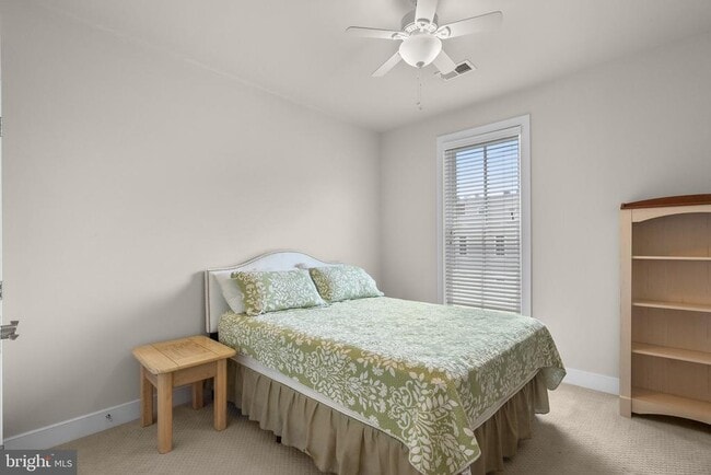 Building Photo - 711 McKenzie Ave