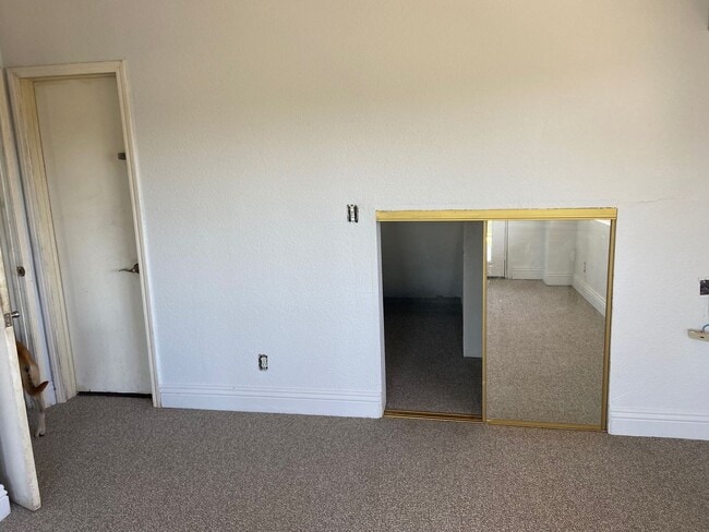 Building Photo - 9149 Rosedale Dr