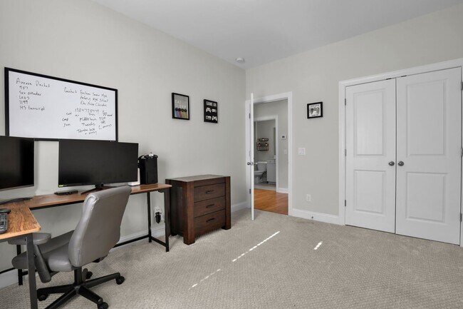 Building Photo - Spacious 5BR/3BA Home with Lagoon View on Quiet Cul-de-Sac!