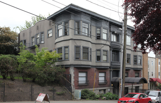 Building Photo - Thomas Park View Apartments