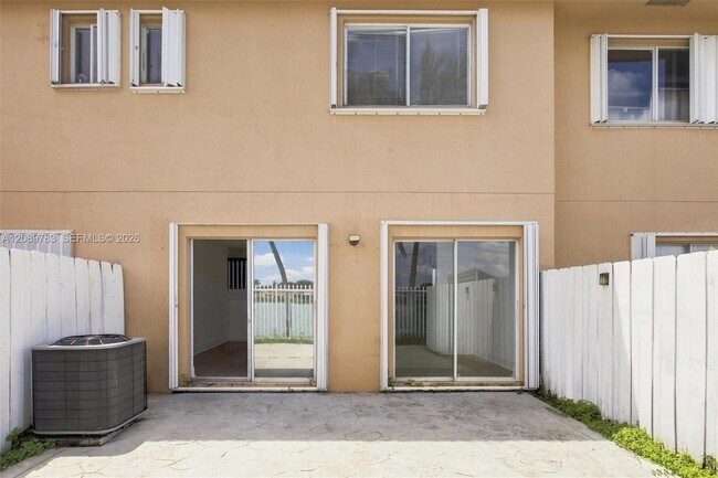 Building Photo - 17561 SW 140th Ct