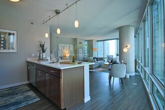 Building Photo - 355 E Ohio St
