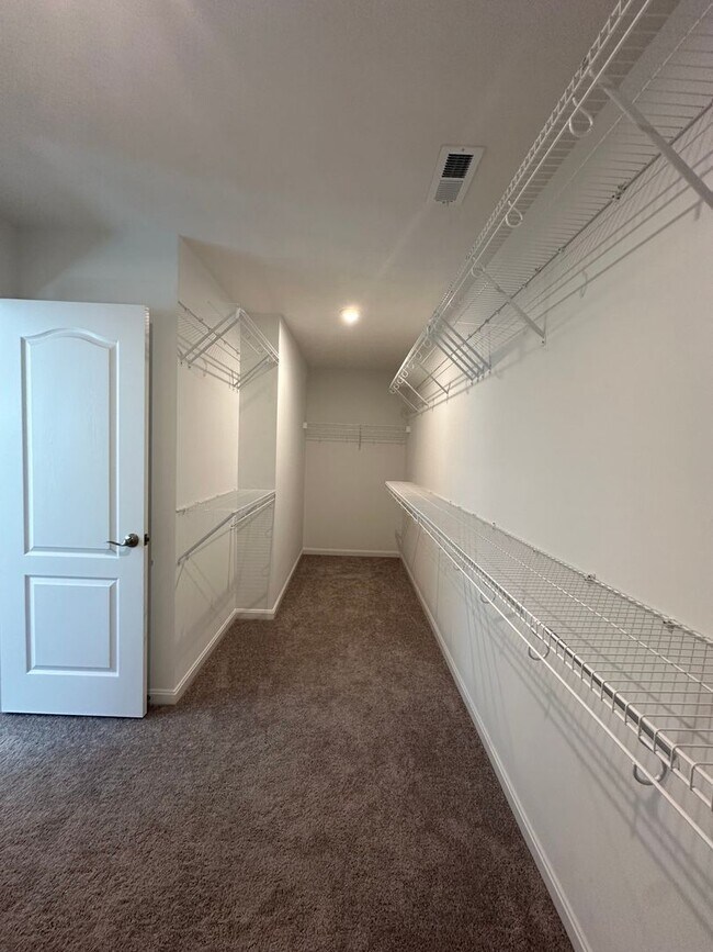 Building Photo - 10520 Vista View Dr