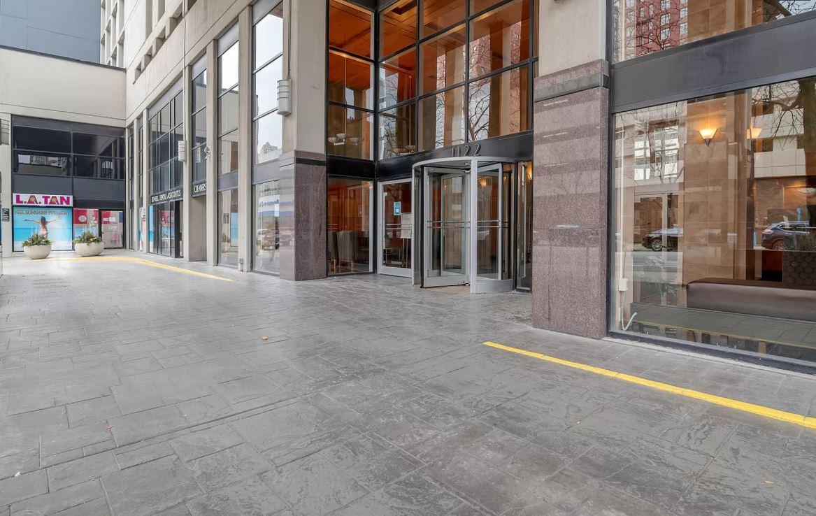 Building Photo - 1122 N Clark St