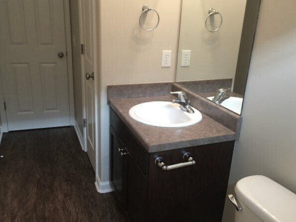 Building Photo - 90 Summer Hill Ct