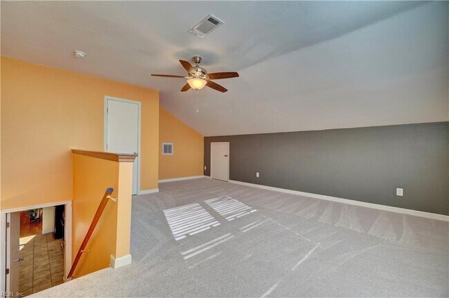 Building Photo - 624 Willow Bend Dr