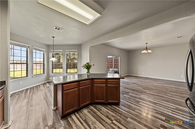 Building Photo - 8424 Starview St