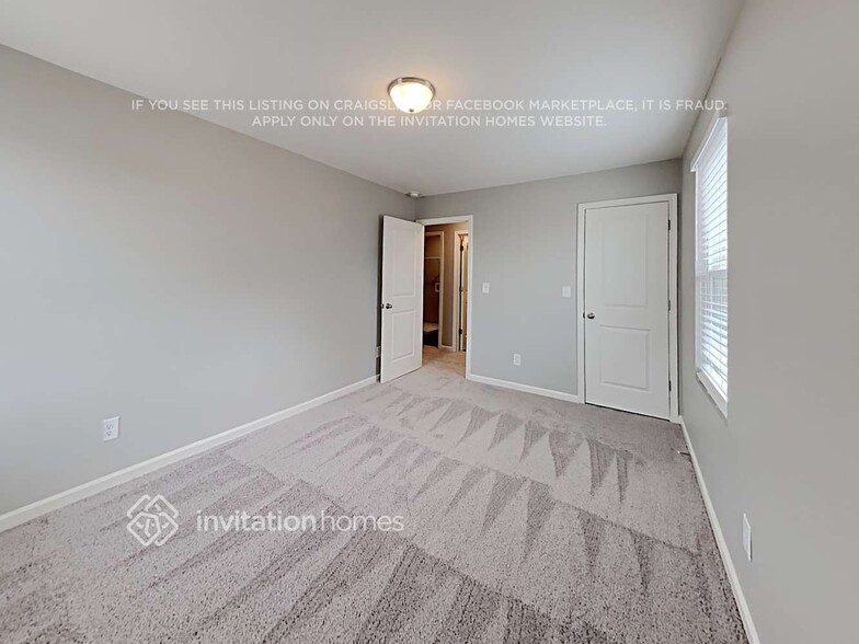 Building Photo - 117 Verona Dr NW