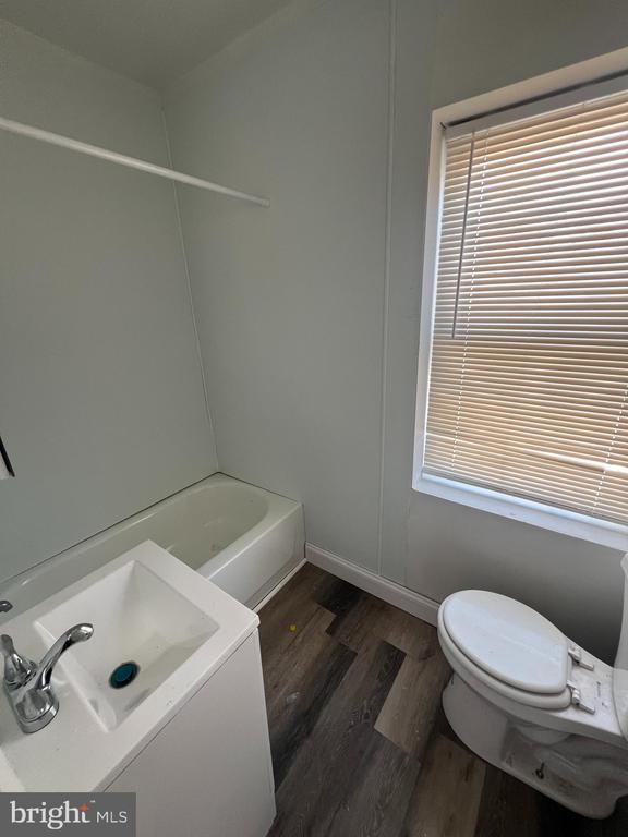 Building Photo - 1443 Light St