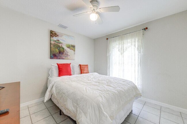 Building Photo - 4815 Bertha St