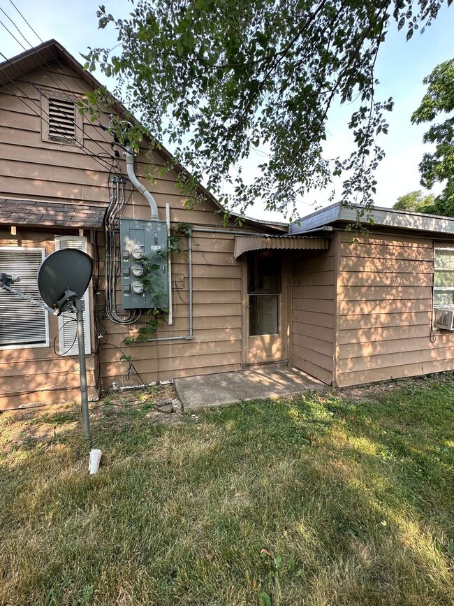 Building Photo - 2415 N 19th St