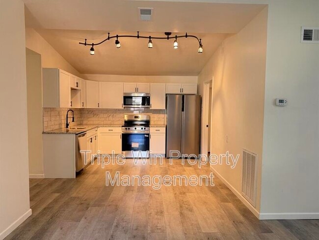 Building Photo - 8301 Pepperidge Dr