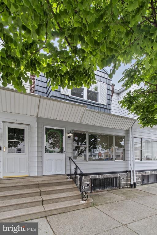 Building Photo - 1744 Johnston St
