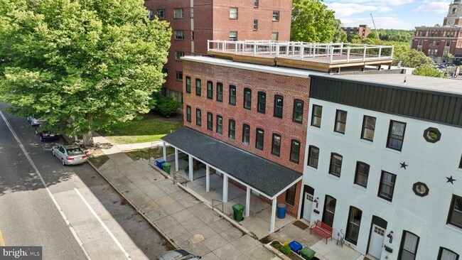 Building Photo - 3921 Roland Ave