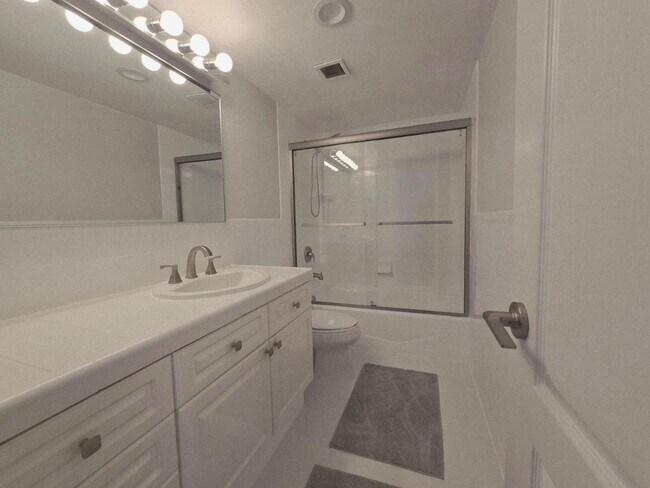 Building Photo - 1301 River Reach Dr