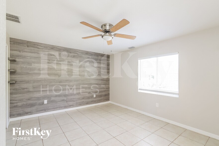 Building Photo - 5473 Wagon Wheel Dr