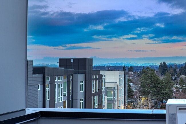 Building Photo - New Construction Townhouse - 2 Bedroom Columbia City