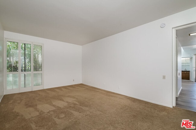 Building Photo - 11805 Mayfield Ave