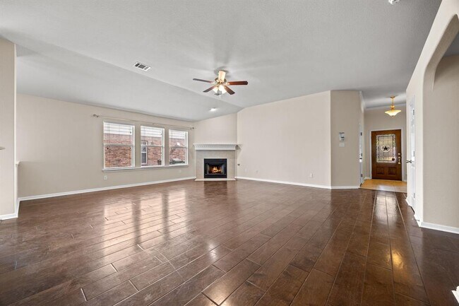 Building Photo - 135 Justin Leonard Dr