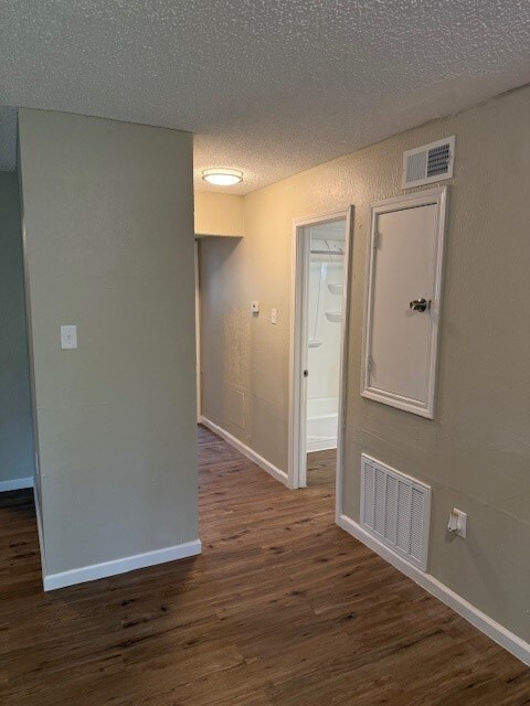 Building Photo - 6205 Jackson Rd