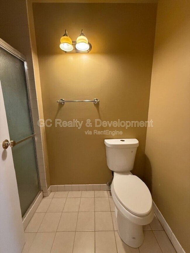 Building Photo - 140 Leslie Ln