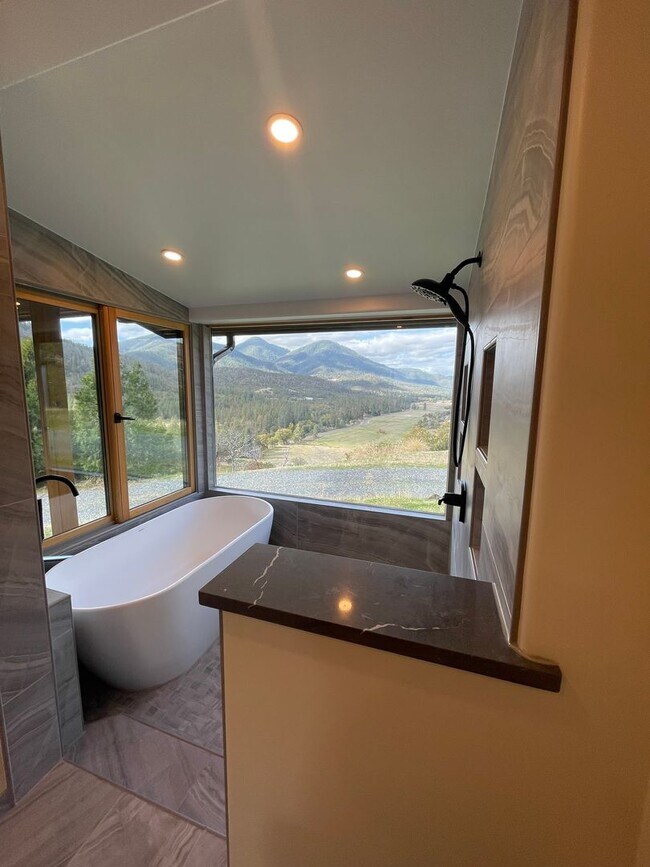 Building Photo - Rural 3 Bedroom, 2 Bath - Ruch & Applegate River Area