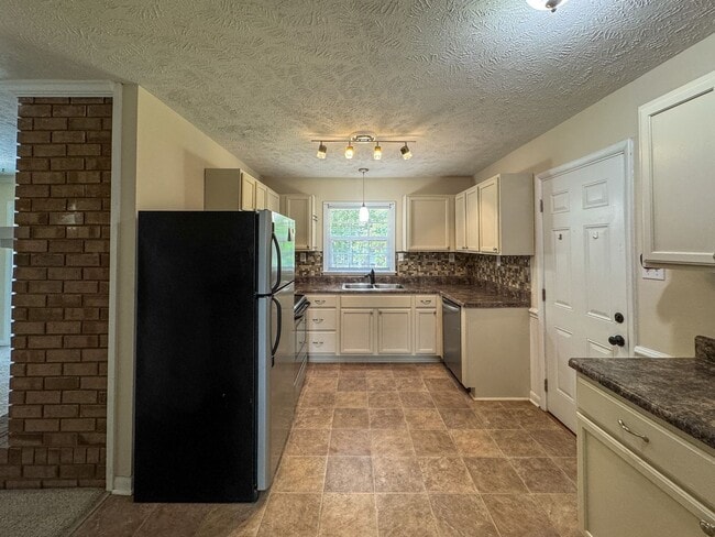 Building Photo - 5961 Chinas Ct