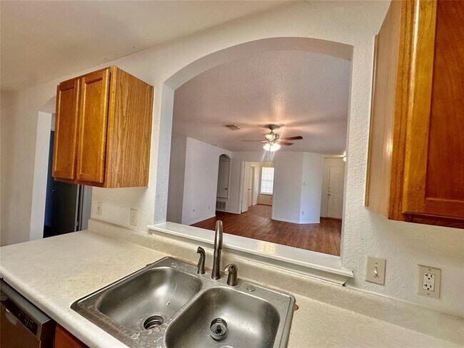 Building Photo - 17204 Ardisia Dr