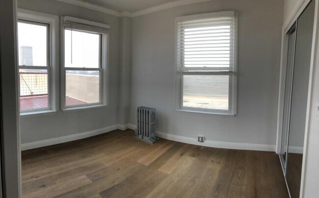 Building Photo - 3 bedroom in Oakland CA 94606